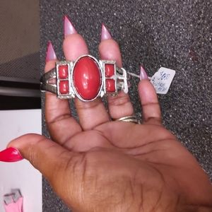 💋Silvertone Heavy bracelet with red stones NWOT